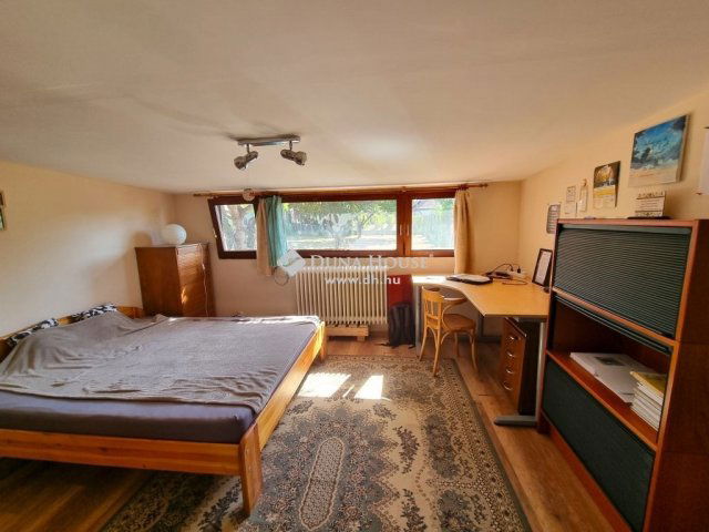 Eladó családi ház, Tóalmáson 31.4 M Ft, 10 szobás