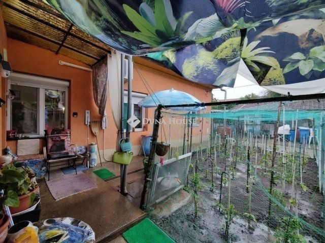Eladó családi ház, Vecsésen 49.5 M Ft, 2 szobás