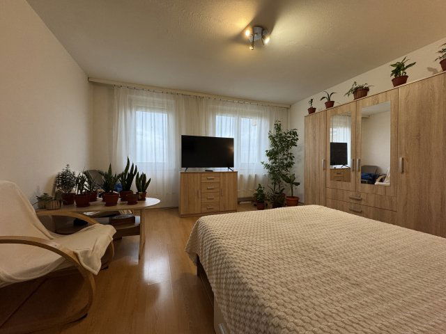 Eladó panellakás, Veszprémben 40 M Ft, 1+1 szobás