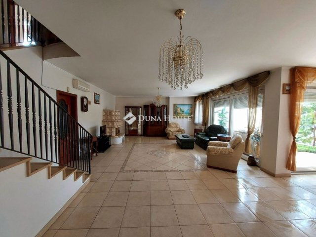 Eladó családi ház, Halásztelken 210 M Ft, 4 szobás