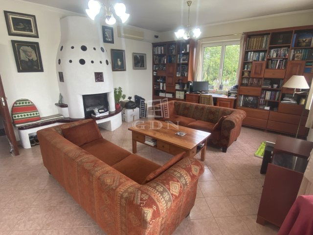 Eladó családi ház, Szentendrén 238 M Ft, 6 szobás