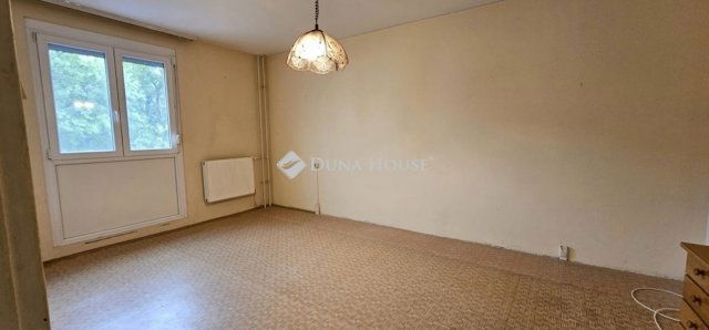 Eladó panellakás, Pécsett 36.99 M Ft, 2 szobás