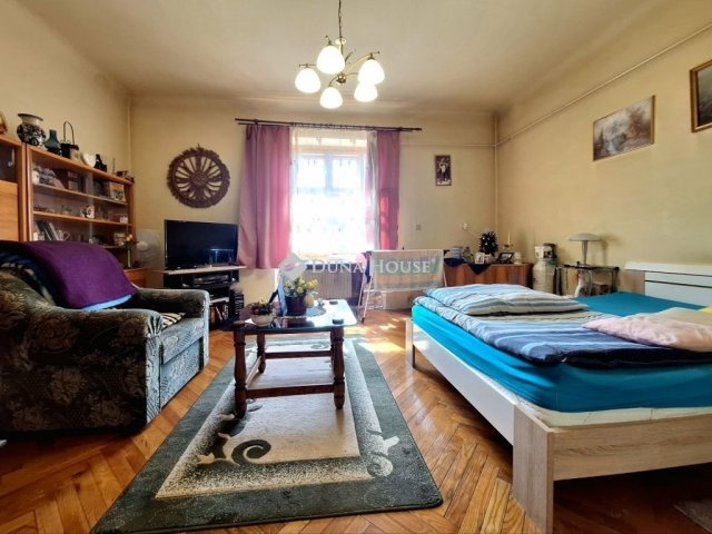 Eladó téglalakás, Győrött 25 M Ft, 1 szobás
