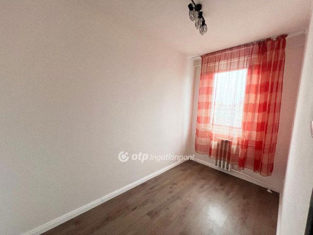 Eladó panellakás, Budapesten, III. kerületben 77.223 M Ft