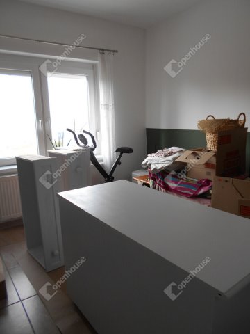 Eladó családi ház, Keszthelyen 75 M Ft, 2+3 szobás