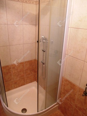 Eladó családi ház, Hévízen 119.9 M Ft, 5 szobás