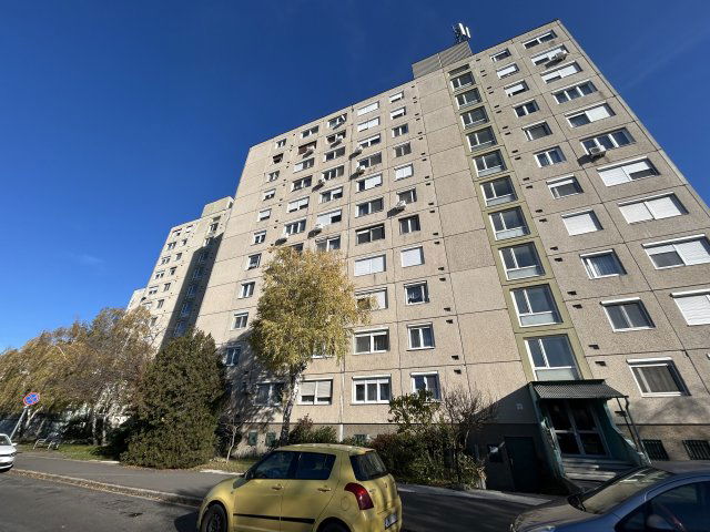 Eladó panellakás, Győrött 52.99 M Ft, 2 szobás