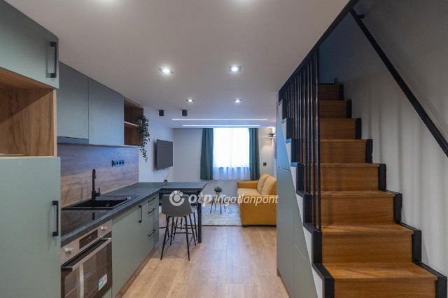 Eladó téglalakás, Budapesten, VI. kerületben 62.5 M Ft, 3 szobás