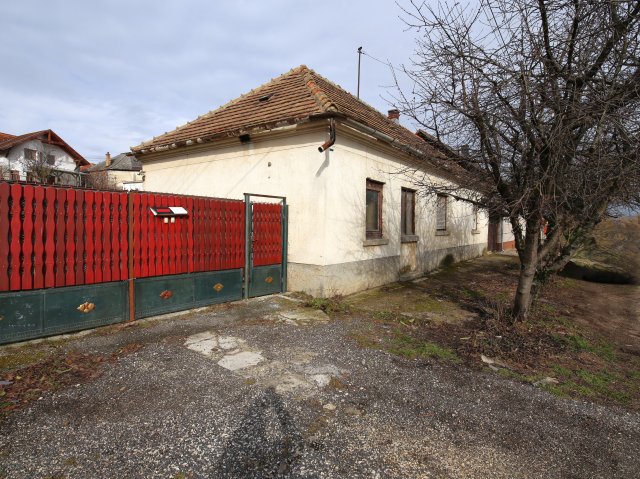 Eladó családi ház, Hajmáskéren 39.99 M Ft, 3 szobás