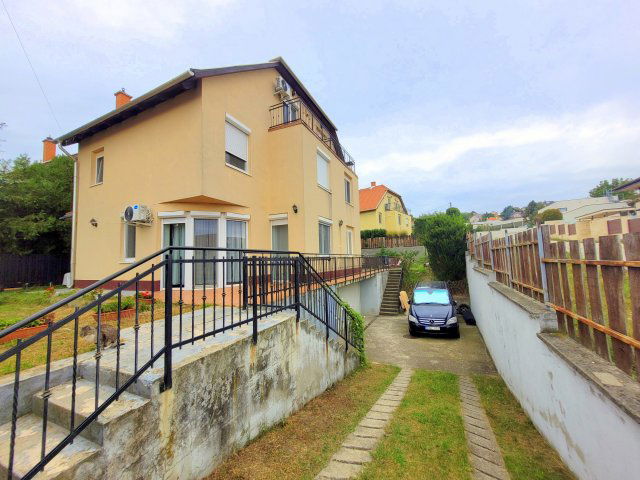 Eladó családi ház, Csömörön 132.2 M Ft, 4 szobás