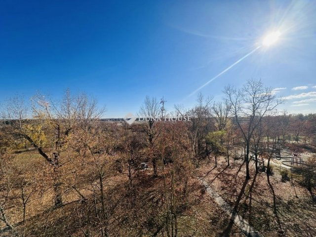 Eladó panellakás, Budapesten, XV. kerületben 64.9 M Ft, 3 szobás