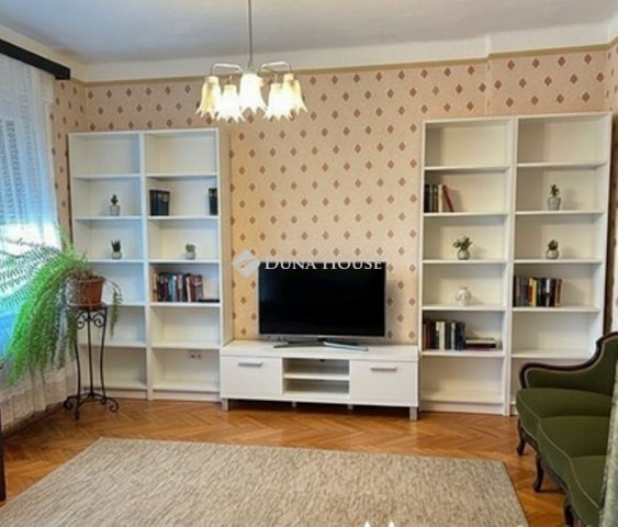 Eladó családi ház, Vácon 99 M Ft, 5 szobás