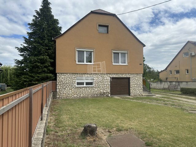 Eladó családi ház, Lesenceistvándon 65 M Ft, 4 szobás