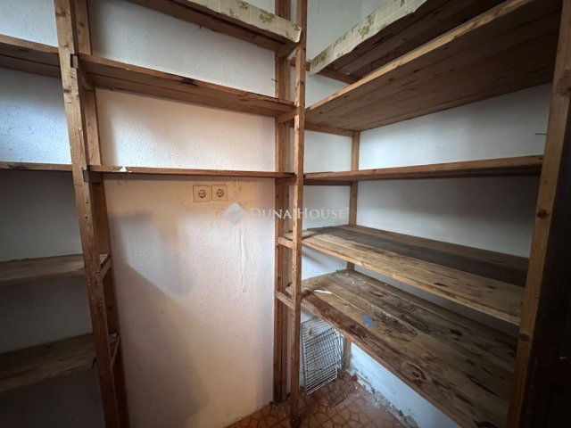 Eladó családi ház, Szegeden 199 M Ft, 7 szobás