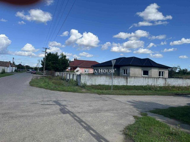 Eladó családi ház, Dombrádon 22 M Ft, 3 szobás