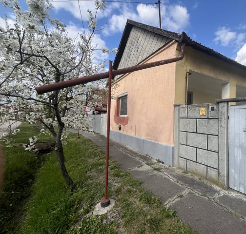 Eladó családi ház, Okányon 3.9 M Ft, 3 szobás