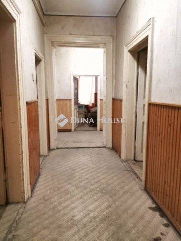 Eladó családi ház, Miskolcon, Vásártéri utcában 20 M Ft