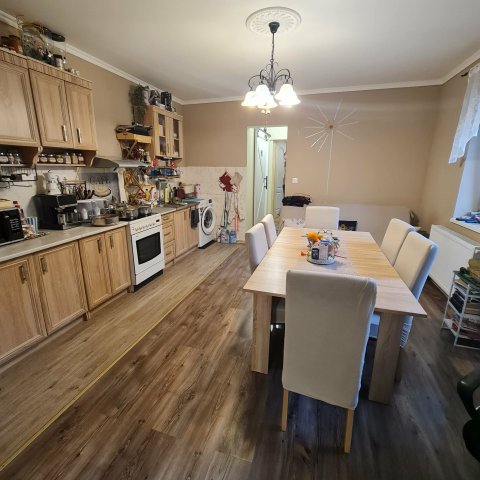 Eladó családi ház, Pomázon 112.9 M Ft, 3 szobás