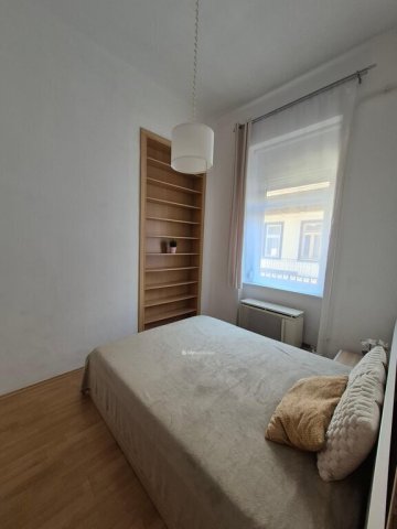 Eladó téglalakás, Budapesten, VI. kerületben 82 M Ft, 2 szobás