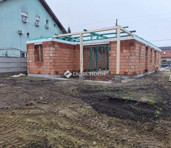 Eladó családi ház, Szigetszentmiklóson 145 M Ft, 5 szobás