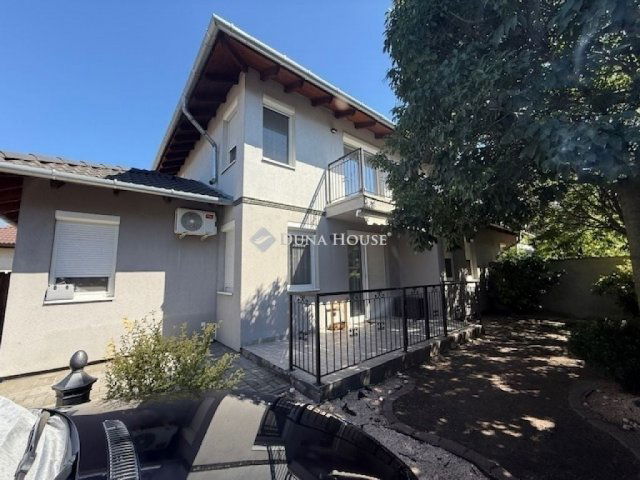 Eladó családi ház, Vecsésen 105 M Ft, 4 szobás