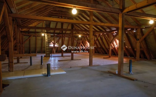 Eladó családi ház, Budapesten, XVI. kerületben 380 M Ft