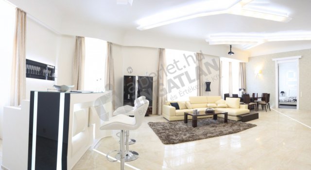 Kiadó téglalakás, albérlet, V. kerületben, Régi posta utcában