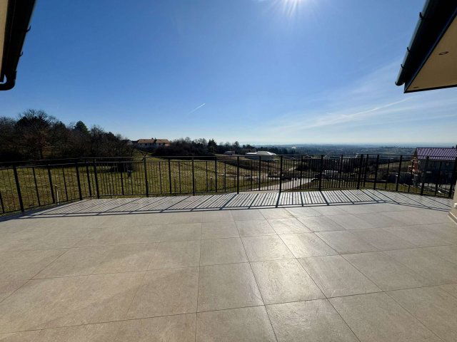 Eladó családi ház, Cserszegtomajon 262.6 M Ft, 4 szobás