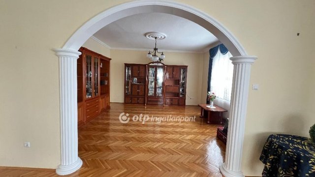 Eladó családi ház, Egerben 149.9 M Ft, 4 szobás