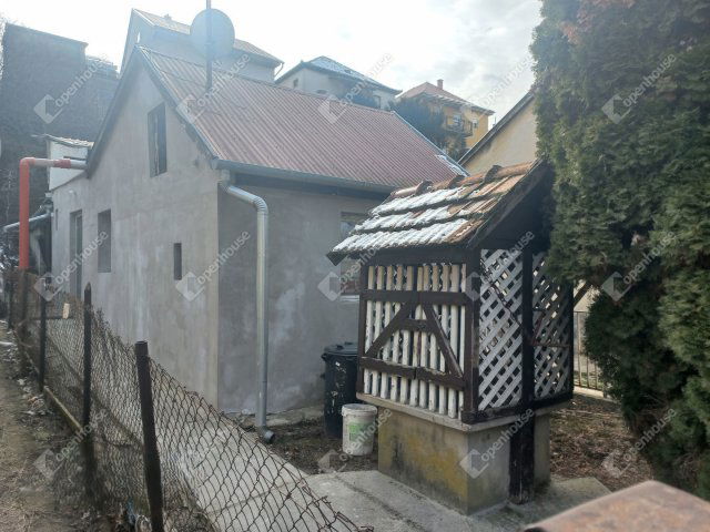 Eladó családi ház, Kaposváron 19.9 M Ft, 2 szobás