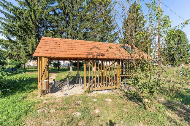 Eladó családi ház, Kisszentmártonon 36.9 M Ft, 6 szobás