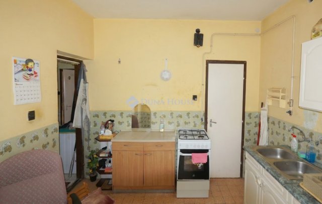 Eladó családi ház, Hahóton 48 M Ft, 4+1 szobás