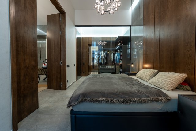 Eladó téglalakás, Budapesten, V. kerületben, Párizsi utcában