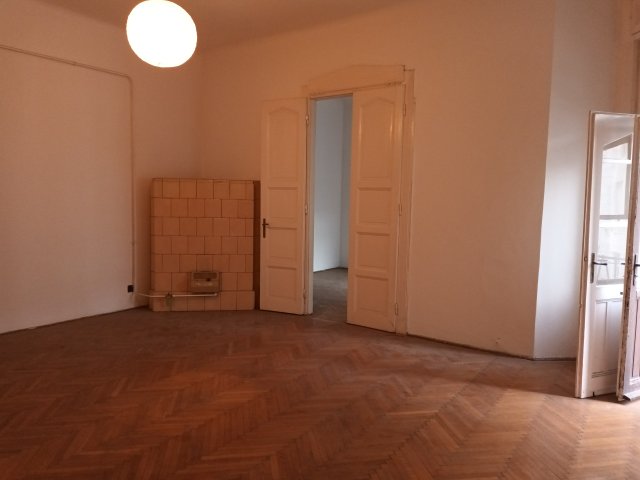 Eladó téglalakás, Budapesten, V. kerületben, Balaton utcában