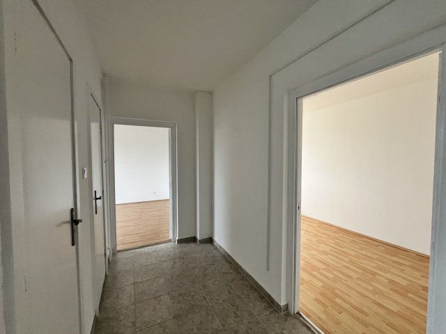 Kiadó panellakás, albérlet, Győrött 160 E Ft / hó, 2 szobás