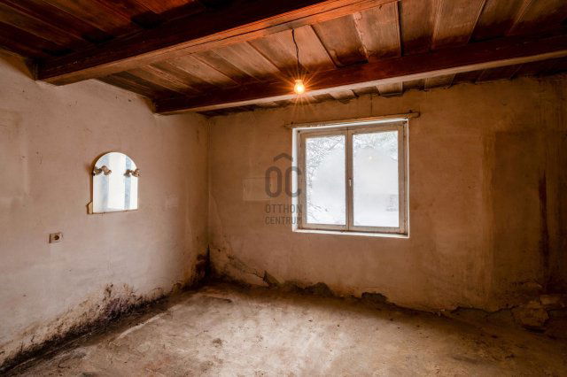 Eladó családi ház, Isztiméren 9.9 M Ft, 2 szobás