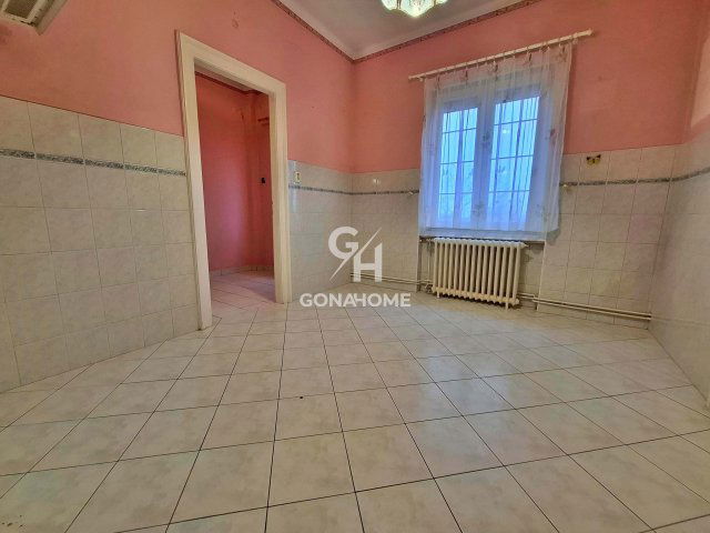 Eladó téglalakás, Pétfürdőn 64.99 M Ft, 4+1 szobás