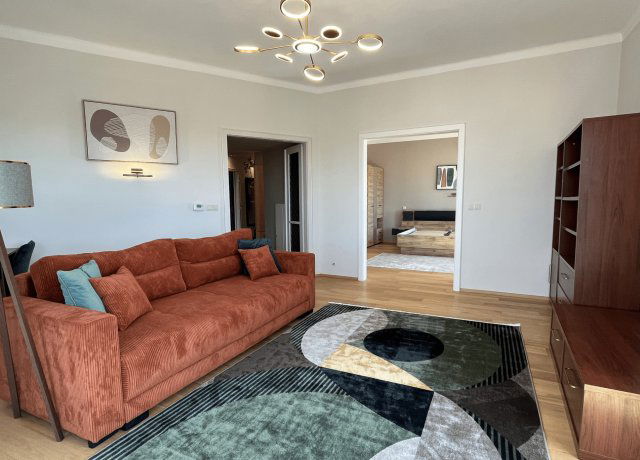 Kiadó téglalakás, albérlet, Pécsett 320 E Ft / hó, 3 szobás