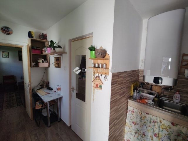 Eladó családi ház, Úrin 45.9 M Ft, 3 szobás