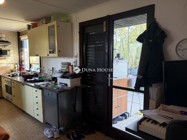 Eladó családi ház, Szentendrén 79.001 M Ft, 7 szobás