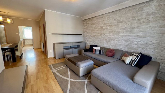 Kiadó téglalakás, albérlet, Debrecenben 300 E Ft / hó, 3 szobás