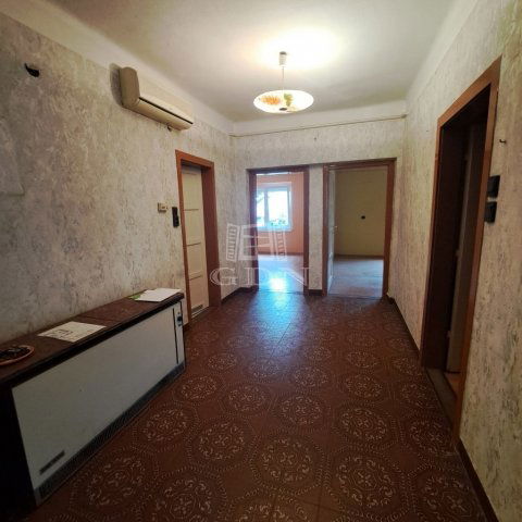 Eladó családi ház, Siófokon 57 M Ft, 3 szobás
