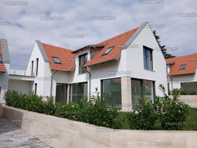 Eladó családi ház, Nagykovácsiban 255 M Ft, 6 szobás