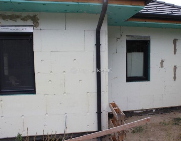 Eladó családi ház, Gödön 111.9 M Ft, 3 szobás