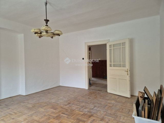Eladó családi ház, Ürömön 76.9 M Ft, 3 szobás