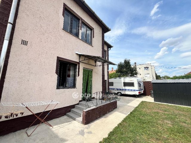 Eladó családi ház, Jászapátiban 25.5 M Ft, 4 szobás