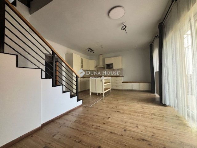 Eladó téglalakás, Üllőn 89.5 M Ft, 2+2 szobás