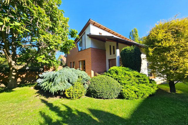 Eladó családi ház, Győrött 290 M Ft, 5 szobás