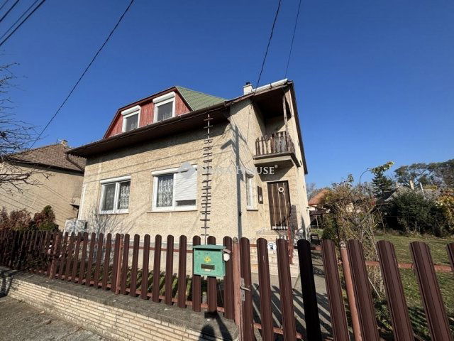 Eladó családi ház, Süttőn 71.5 M Ft, 4 szobás