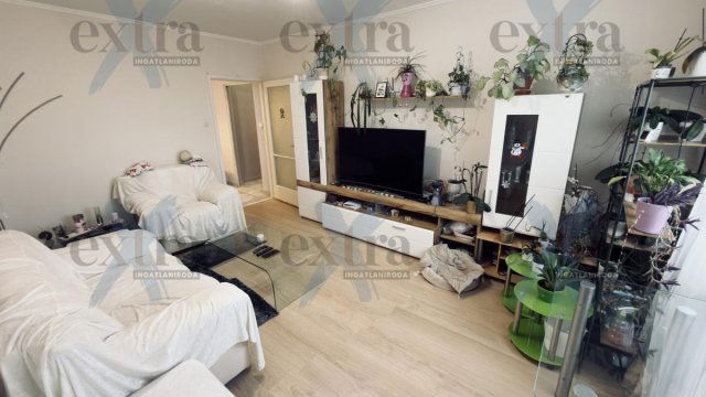 Eladó panellakás, Szegeden 59.9 M Ft, 3 szobás